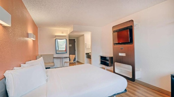 Motel 6-Los Angeles, CA - Los Angeles - LAX image 9